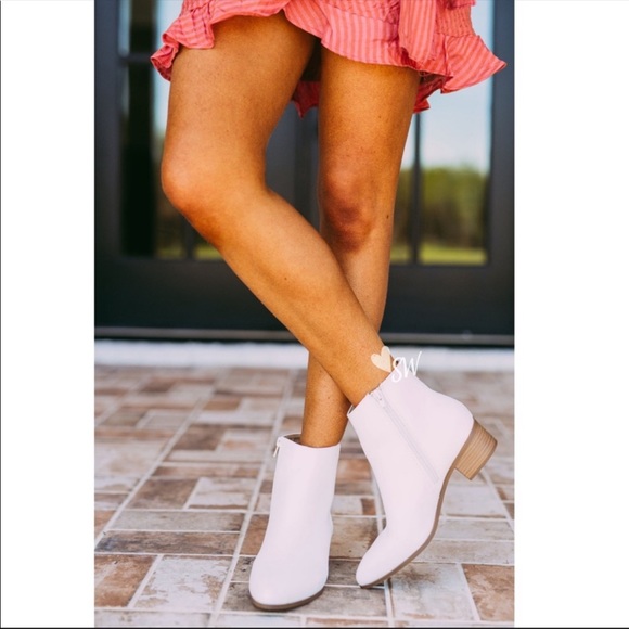LAST 3✨ white ankle booties wood heel boots - Picture 6 of 6